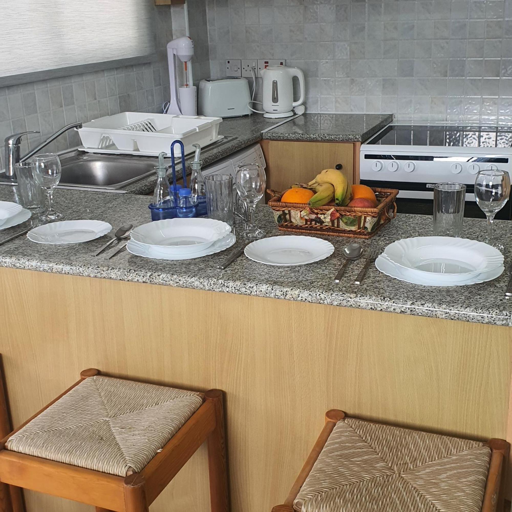 G&E Harbour Apartments Латхи Экстерьер фото
