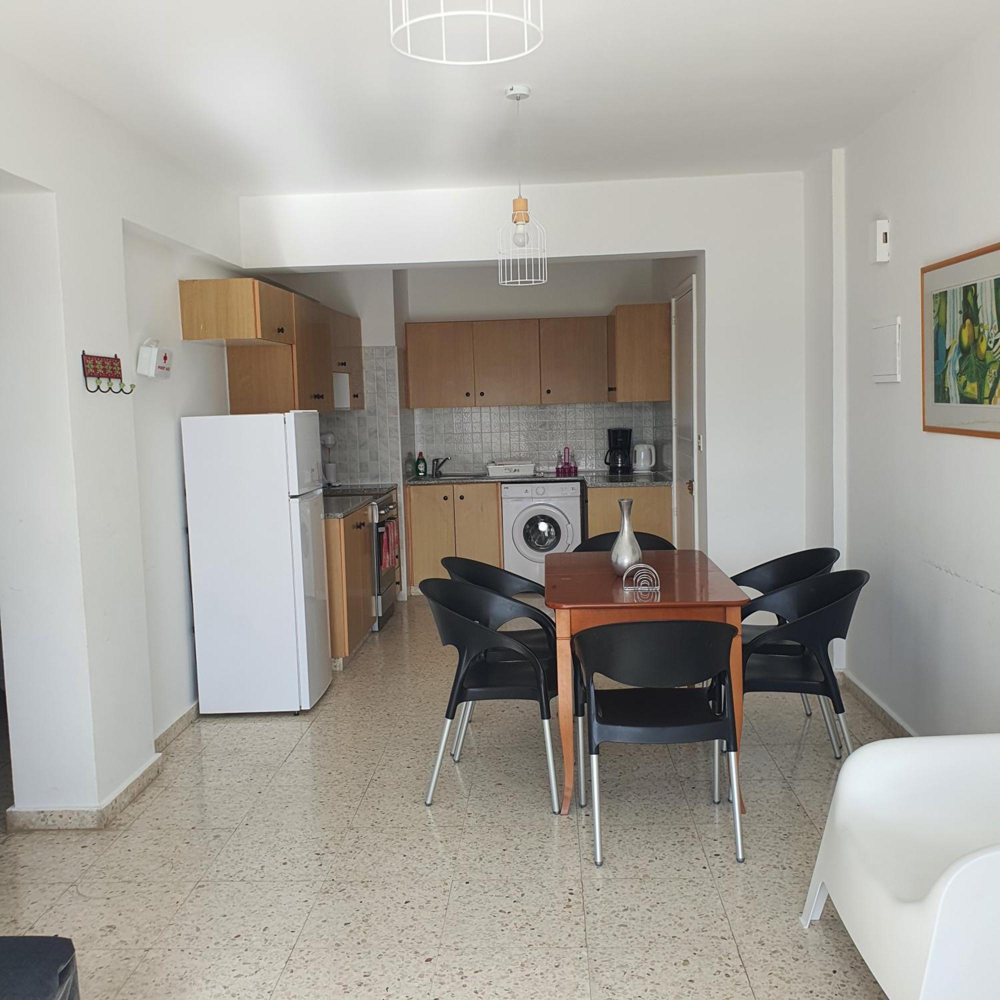 G&E Harbour Apartments Латхи Экстерьер фото