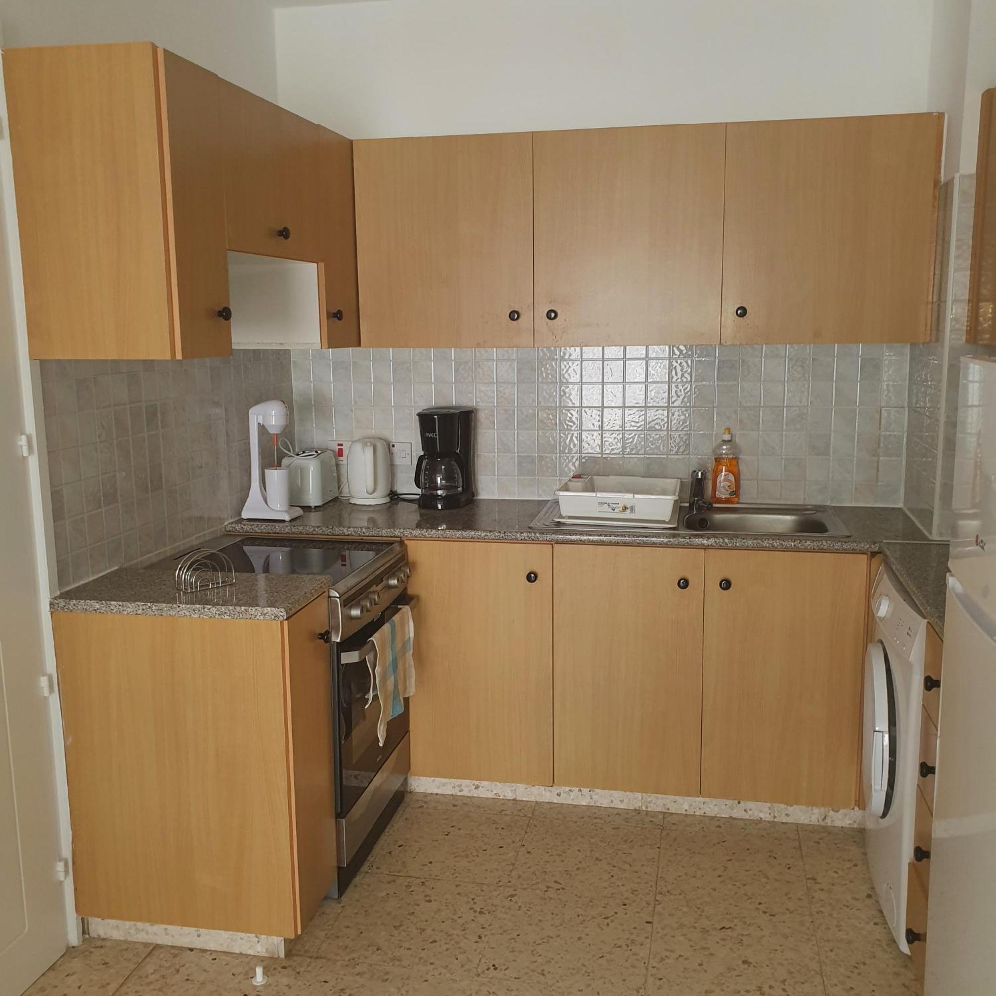 G&E Harbour Apartments Латхи Экстерьер фото