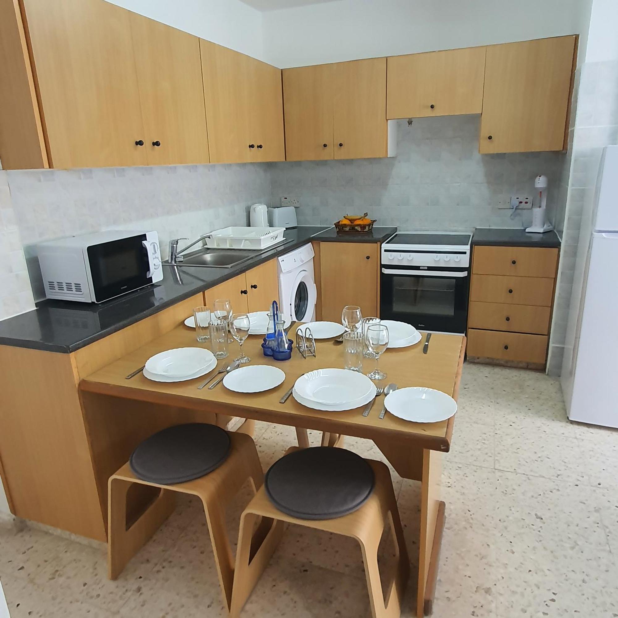 G&E Harbour Apartments Латхи Экстерьер фото